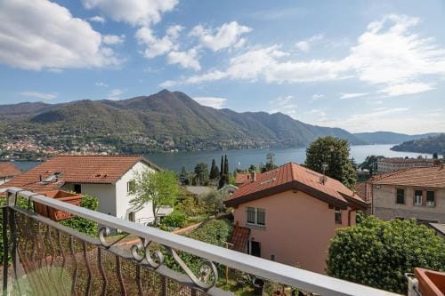 Suite panoramica in Guest House Hotel in Moltrasio
