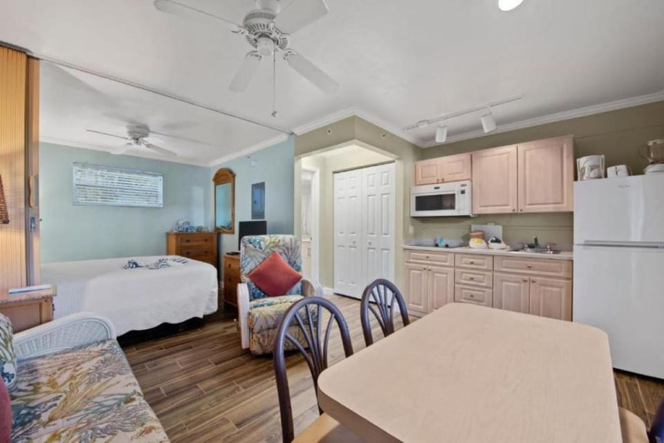 Caribbean Beach Club Hotel in Estero Island