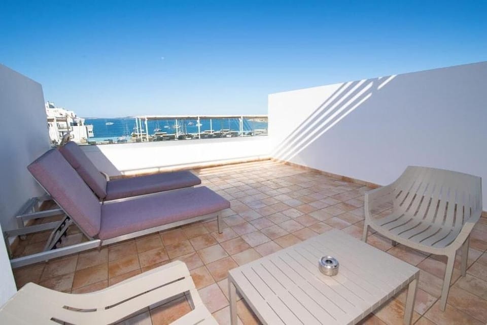 Poniente Playa Apartments Hotel in Sant Antoni Portmany