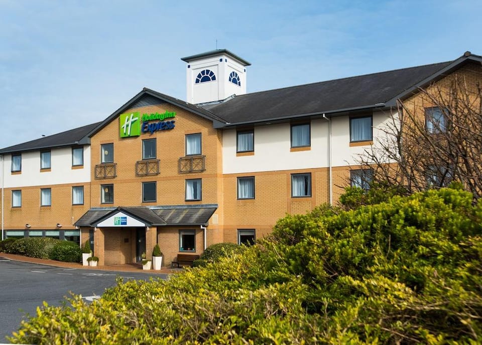 EXPRESS BY HOLIDAY INN SWANSEA M4 JCT43 Hotel in Wales