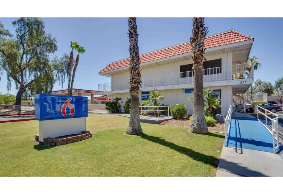 Motel 6 Tempe, AZ - Broadway - ASU Hotel in Tempe
