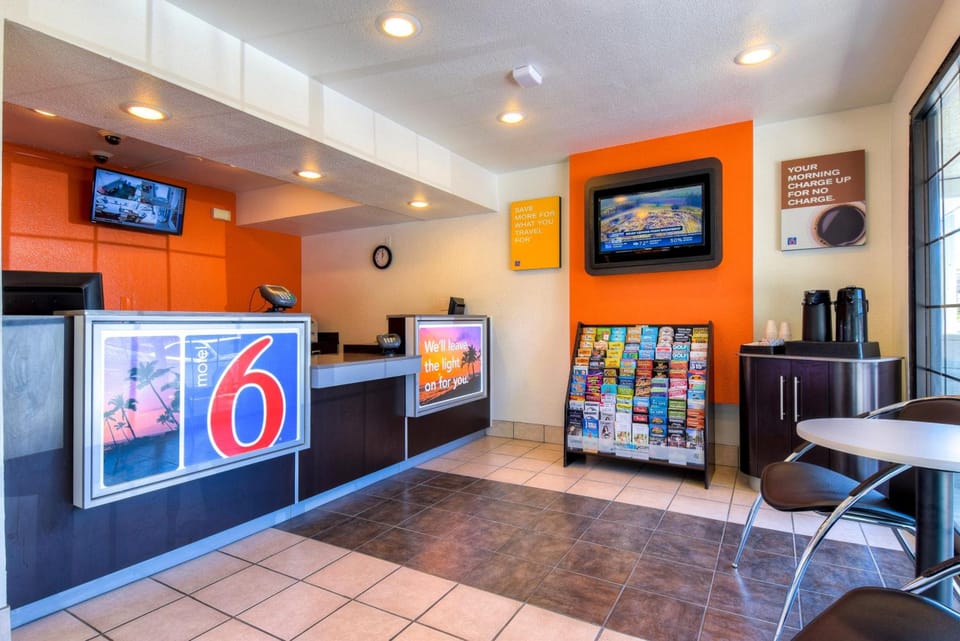 Motel 6 Pomona, CA - Los Angeles Hotel in Pomona