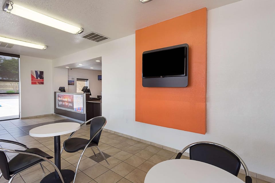 Motel 6 Baton Rouge, LA - Southeast Hotel in Baton Rouge