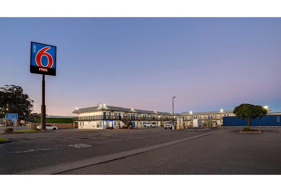 Motel 6 Eureka, CA – Redwood Coast Hotel in Eureka