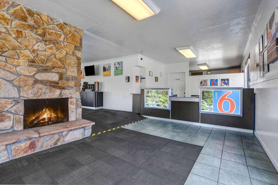 Motel 6 Fort Bragg, CA Hotel in Fort Bragg