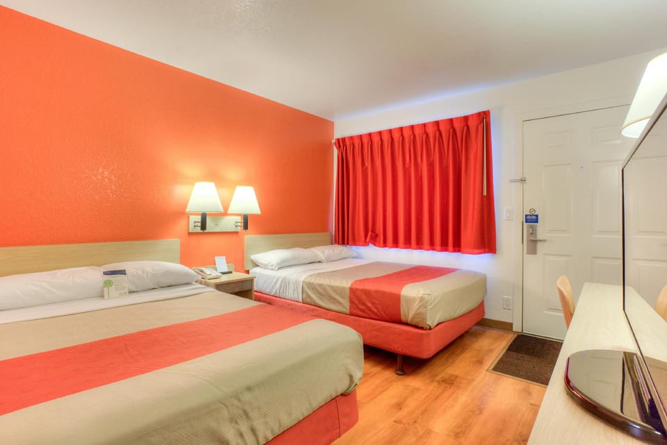 Motel 6 Tigard, OR - Portland South - Lake Oswego Hotel in Lake Oswego
