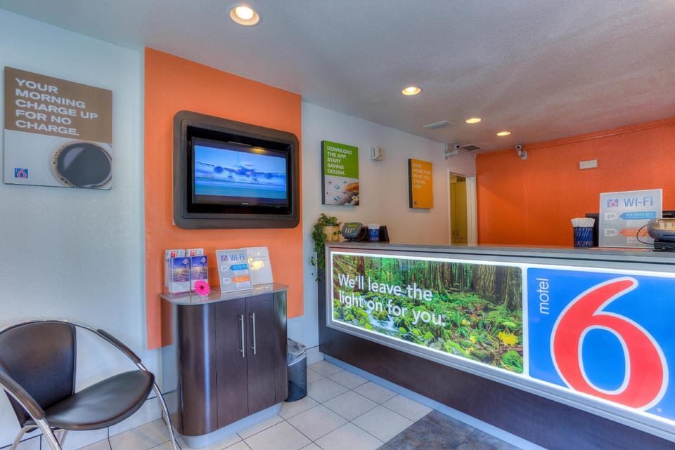 Motel 6 Tigard, OR - Portland South - Lake Oswego Hotel in Lake Oswego