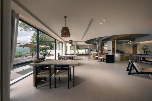 Wild Persimmon Manor Cove Mist Healing Hot Spring Hotel in Hangzhou