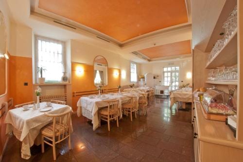 Hotel Cles Hotel in Trentino-South Tyrol