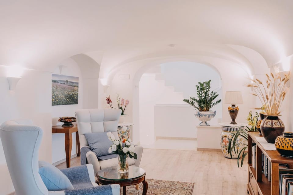 Shared lounge/TV area