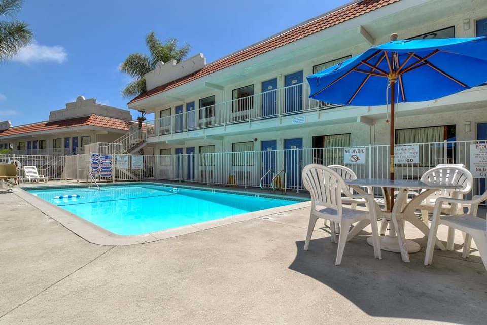 Motel 6 Carlsbad, CA - Near Legoland Hotel in Carlsbad