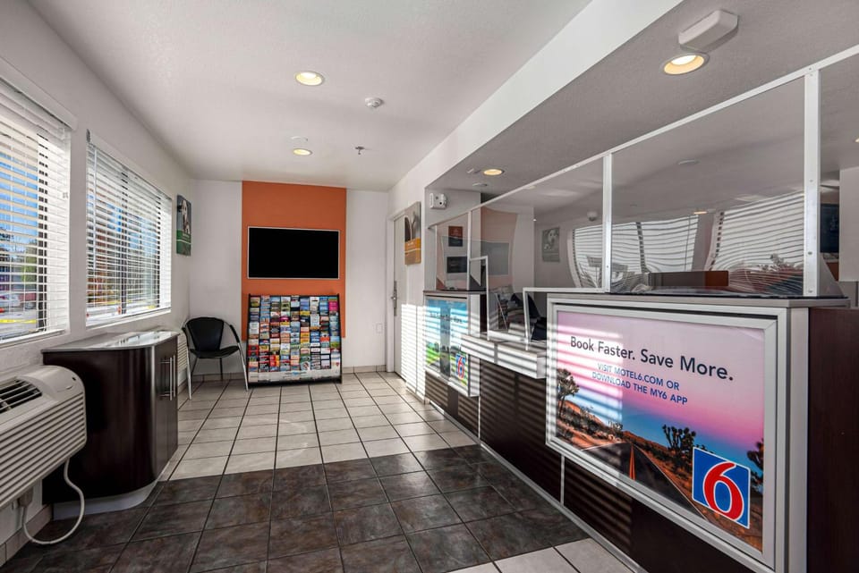 Motel 6 Temecula, CA - Historic Old Town Hotel in Temecula