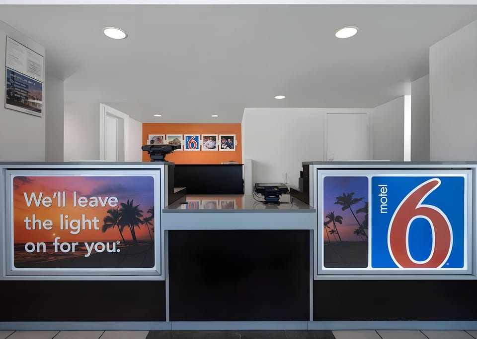 Motel 6 Temecula, CA - Historic Old Town Hotel in Temecula
