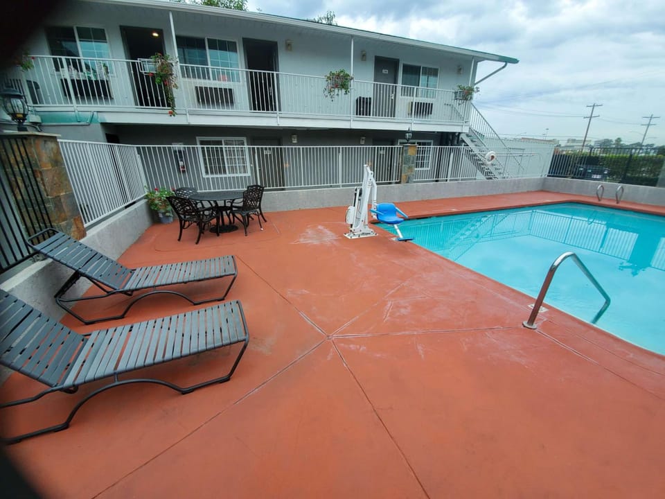 Studio 6  National City, CA - Naval Base San Diego Hotel in National City