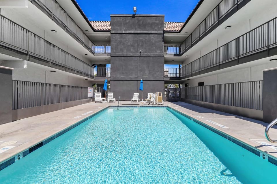 Studio 6  Suites Escondido, CA Hotel in Escondido Village