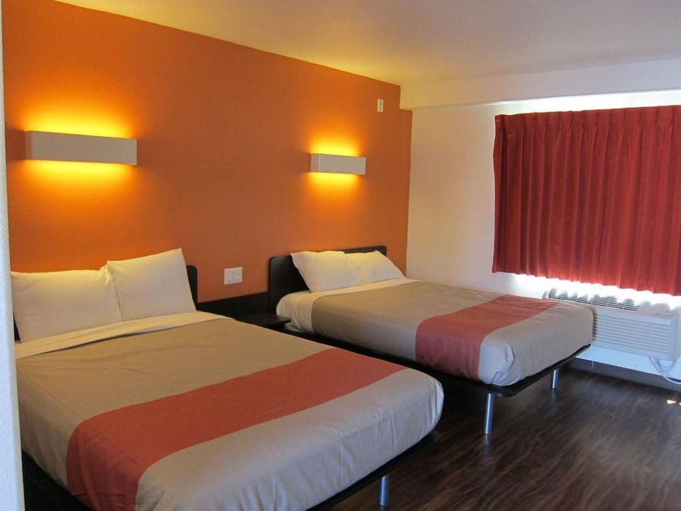 Motel 6 Oceanside, CA – Marina Hotel in Oceanside