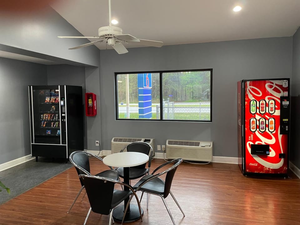 Motel 6 Pooler, GA - Savannah Airport Hotel in Pooler