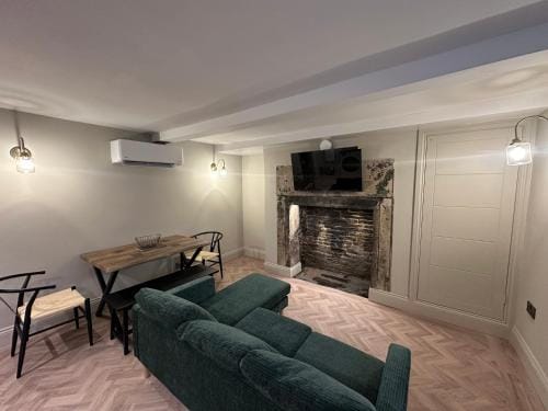 Akroyd House - The Dean Clough Room Hotel in Calderdale