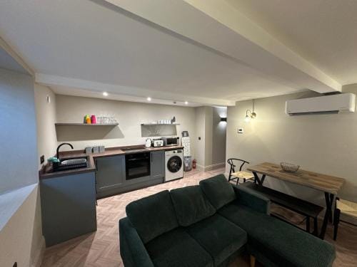 Akroyd House - The Dean Clough Room Hotel in Calderdale