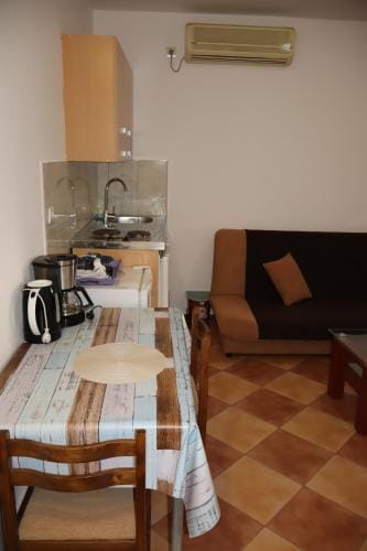 Apartmani MULIC Sutomore Hotel in Montenegro