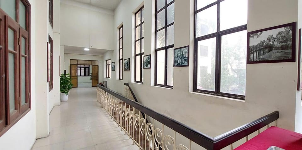 SVFU Hà Nội Hotel in Laos