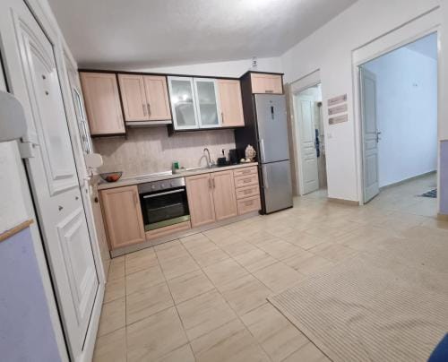 Roni's Place Hotel in Halkidiki