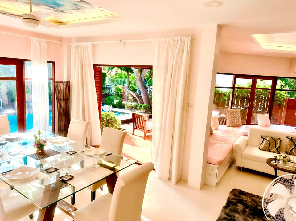 Island Blue Home Pool Villa  Hotel in Hua Hin District