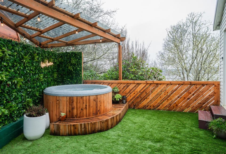 Hot tub
