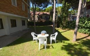 Cozy apartment with fenced garden in Lignano Sabbiadoro Hotel in Lignano Sabbiadoro