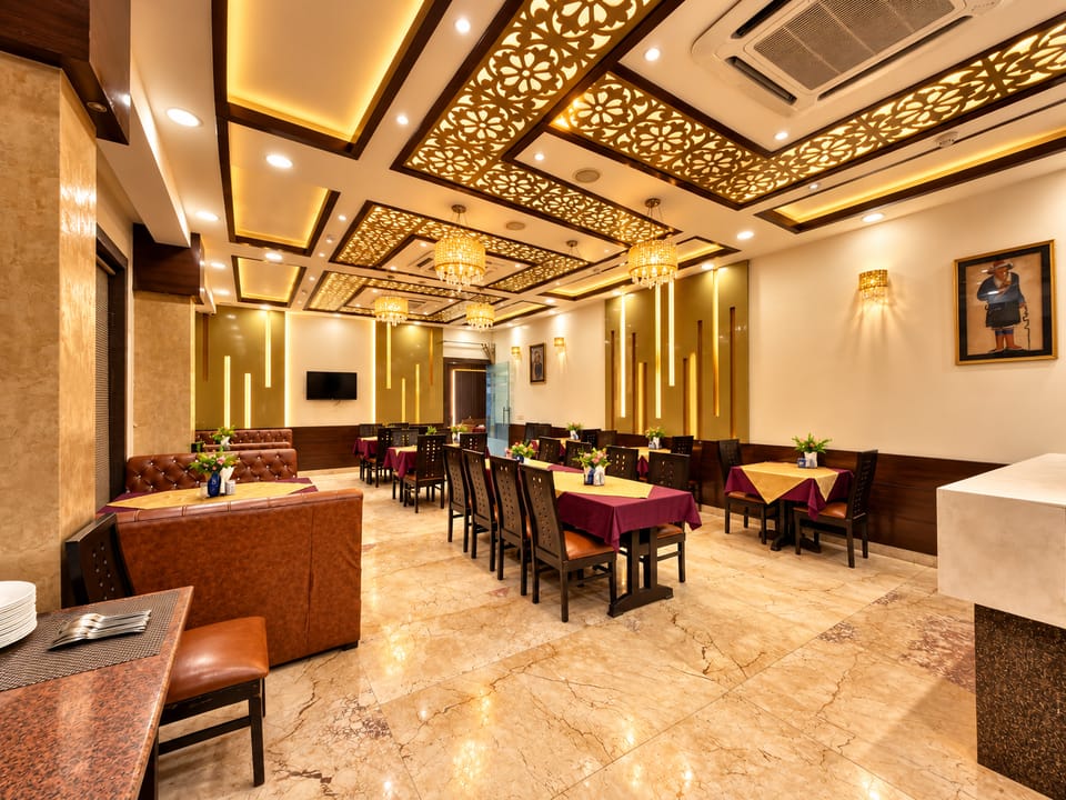 Hotel Taj Heights Hotel in Agra