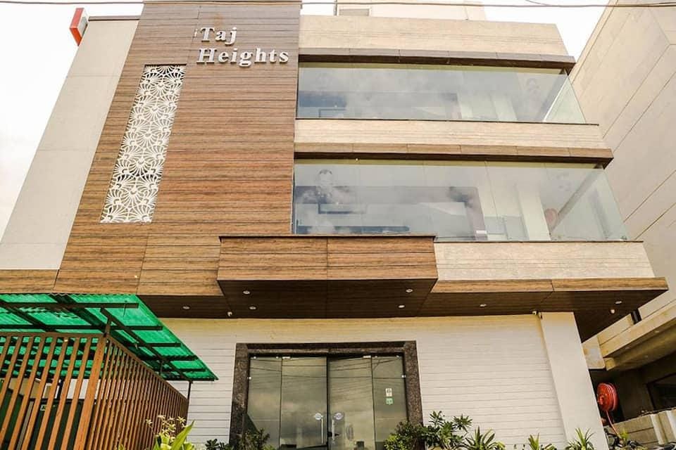 Hotel Taj Heights Hotel in Agra