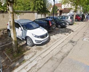 Maison de ville avec parking gratuit Hotel in Chablis