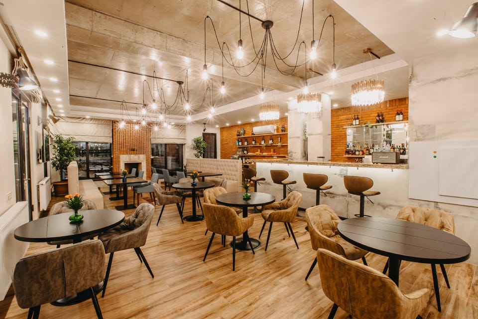 Seventeen Rooms Hotel in Georgia