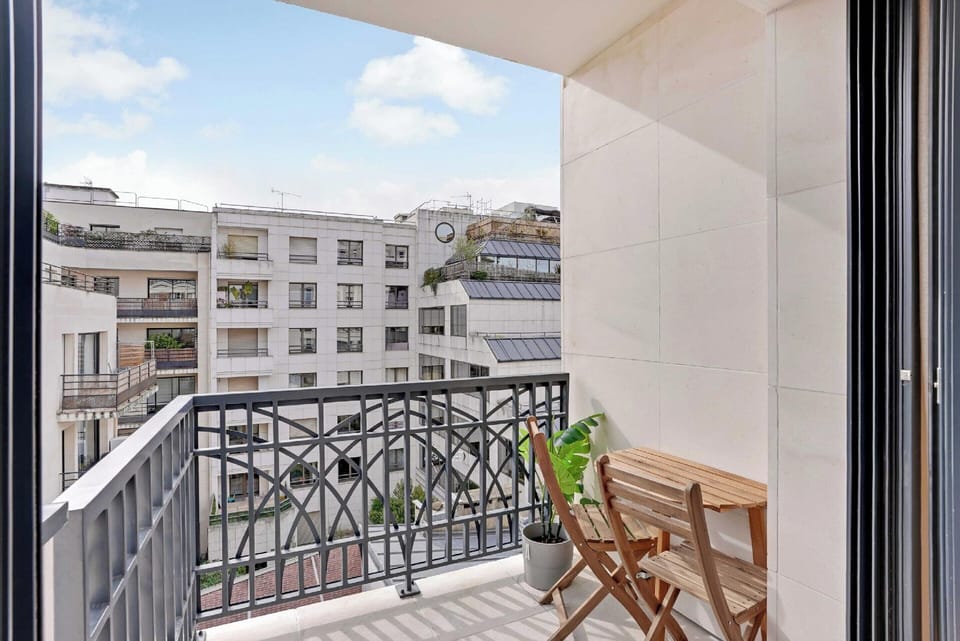 Studio Sleek & Refined - Levallois-perret Hotel in Levallois-Perret