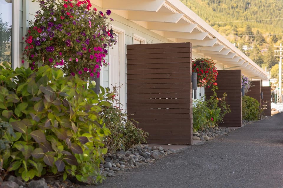 Harborview Inn & RV Park Motel in Garibaldi