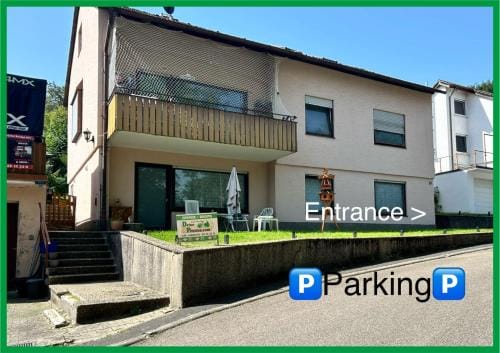 Deine Pension, Family & Friends Room P3, 5 beds, 25qm, Check-in 4PM till 5AM Hotel in Hesse