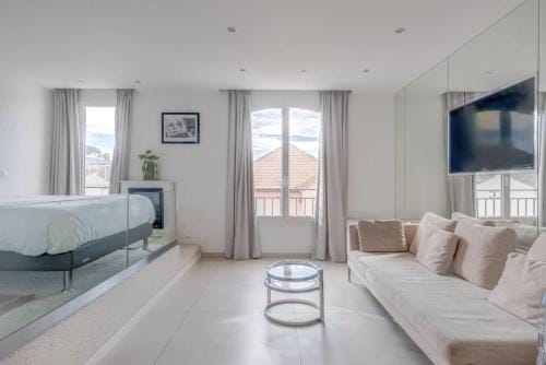 Le Semiramis l Central & Views l Shellter Rentals Inn in Saint-Tropez