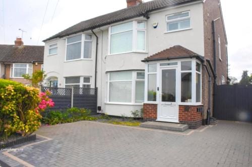 Purple Mansions - Home away from Home Hotel in Coventry