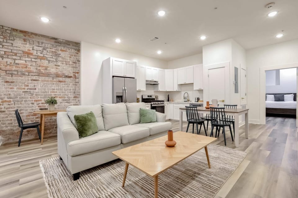 Roami at The Churchill Hotel in Warehouse District