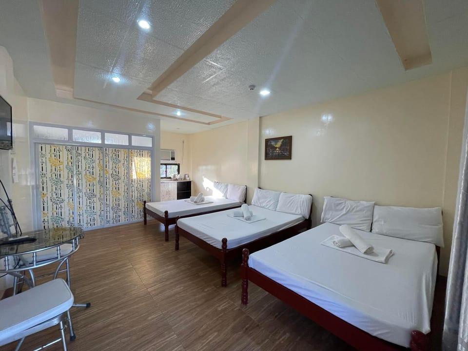 Los Ecijanos Inn Hotel in Bolinao