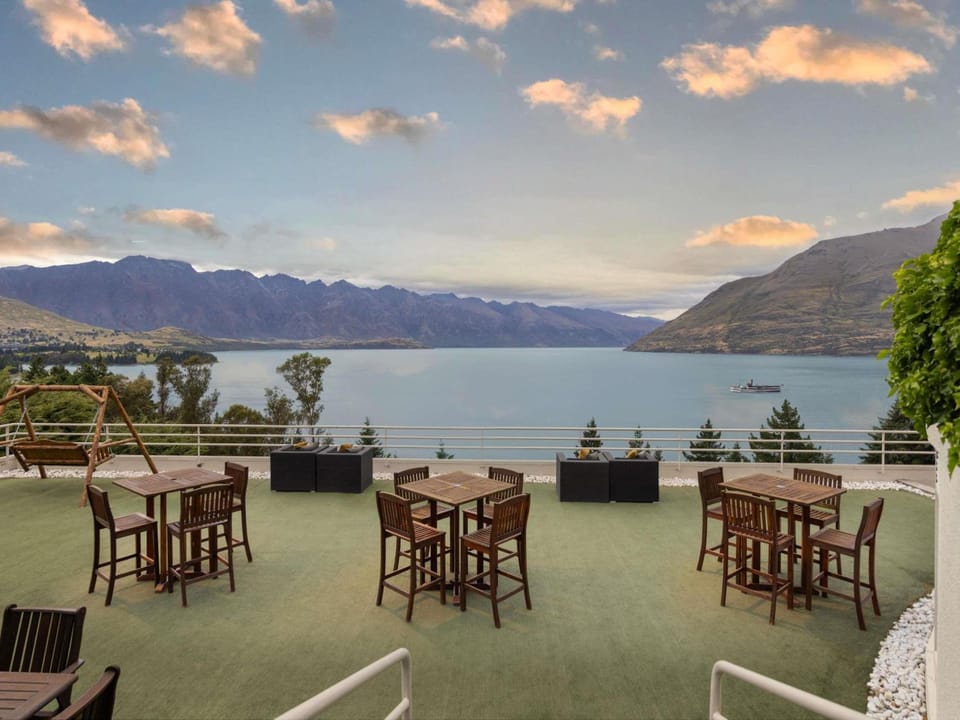 Mercure Queenstown Resort Hotel in Queenstown