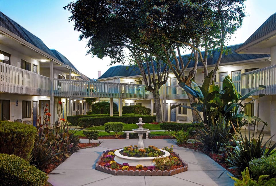 Motel 6 Marina, CA - Monterey Hotel in Marina