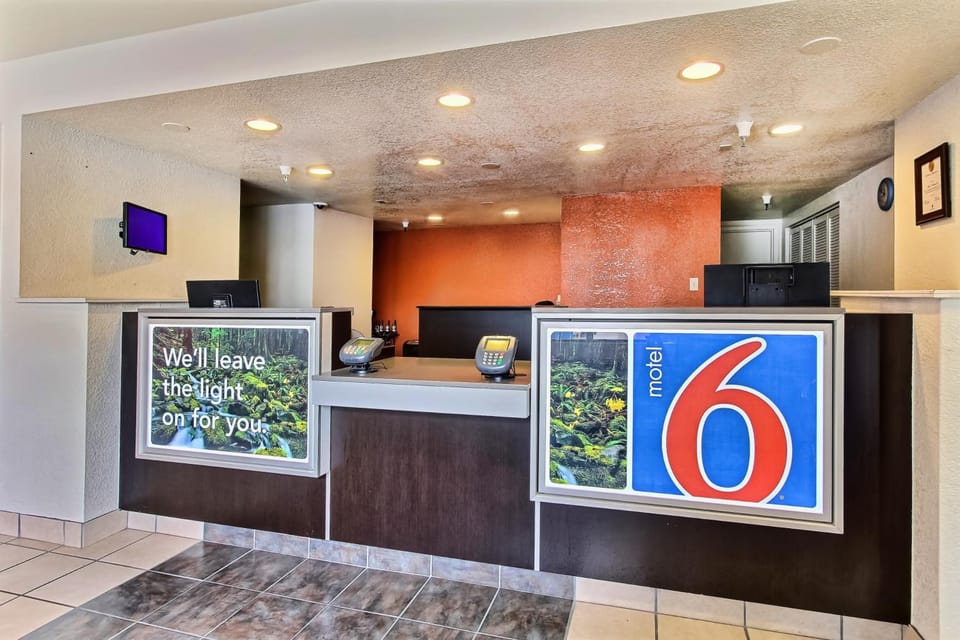 Motel 6 Watsonville, CA - Monterey Area Hotel in Watsonville
