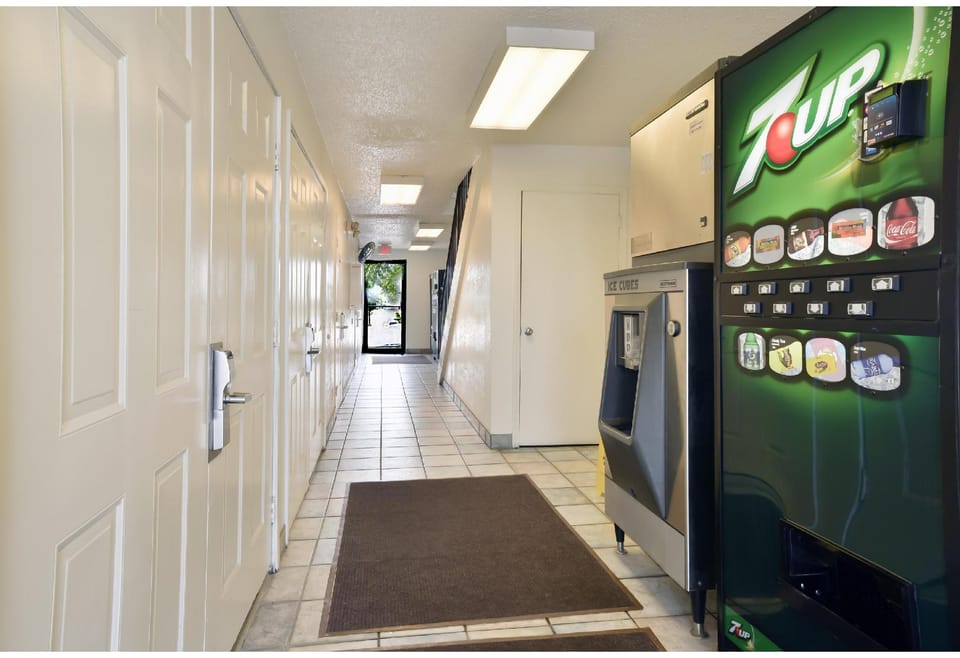 Motel 6 Saint Joseph, MO Hotel in Saint Joseph