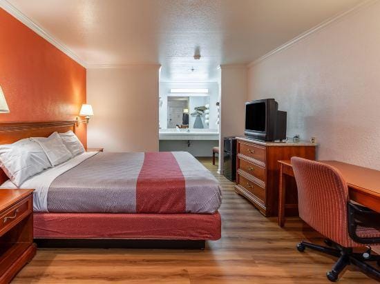 Motel 6 Stockton, CA - East Hotel in Stockton