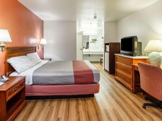 Motel 6 Stockton, CA - East Hotel in Stockton