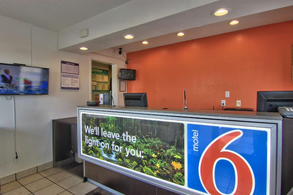 Motel 6 Sacramento, CA - North Hotel in North Highlands