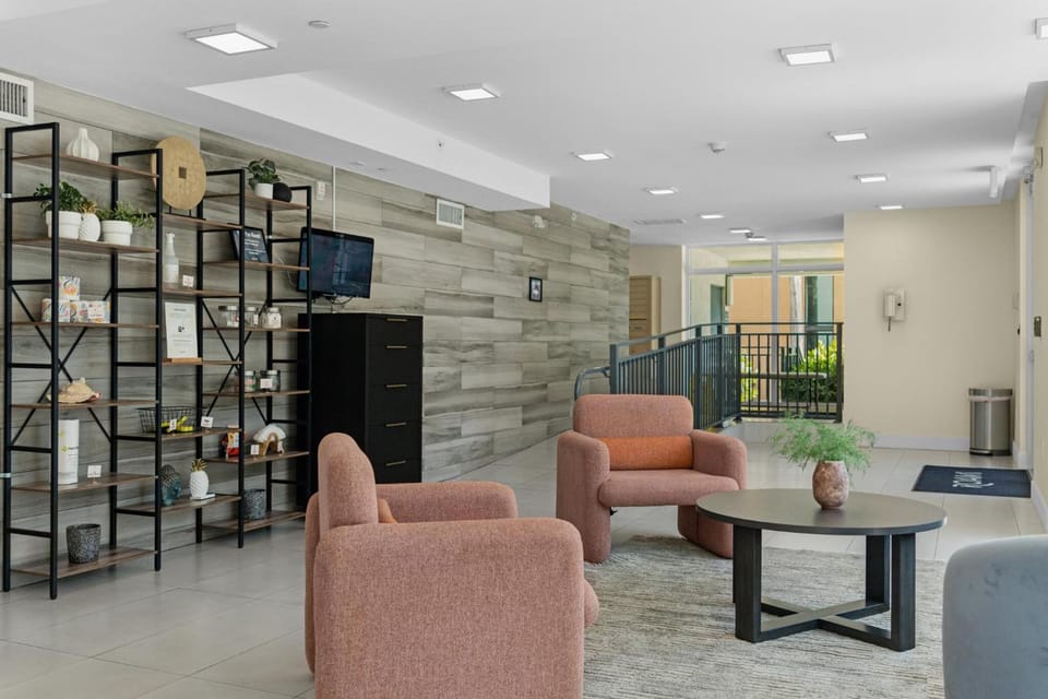 Roami at Grove 27 Hotel in Coral Gables
