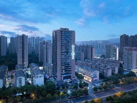 DO A LAND LAB Hotel (Changsha Hexi Wangfujing & Hunan Cancer Hospital Branch) Hotel in China