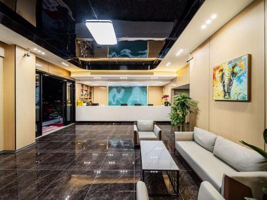 EZZI Hotel (Shanghai Hongqiao Airport National Convention and Exhibition Center) Hotel in Shanghai